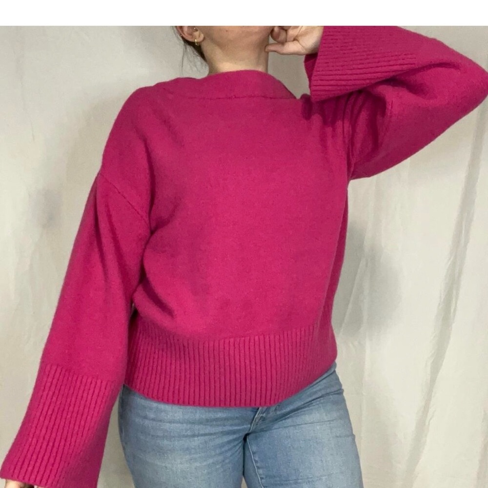 Gibsonlook Gibson Latimer Hot Pink Bell Sleeve Boat Neck Sweater Medium NWT